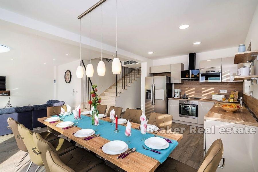 Blízko Zadaru - Elegantná vila s bazénom