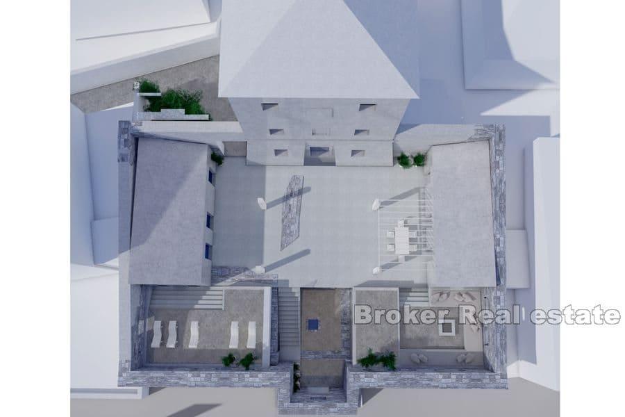Ostrov Hvar - Zřícenina pevnosti v první řadě k moři