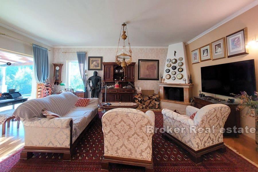 Split area - House with a swimming pool in a natural environment