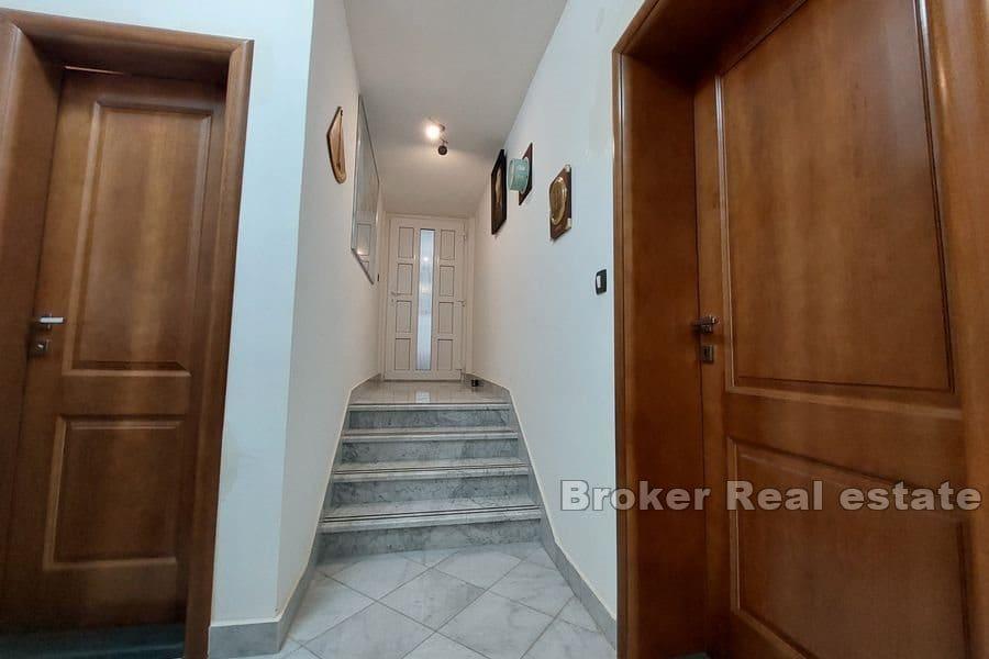 Omis - Haus in der Nähe von Meer und Strand