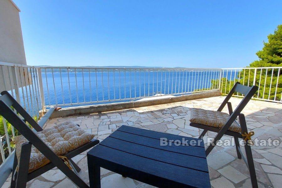 U Omiše - Dům s pěti patry, první řada k moři