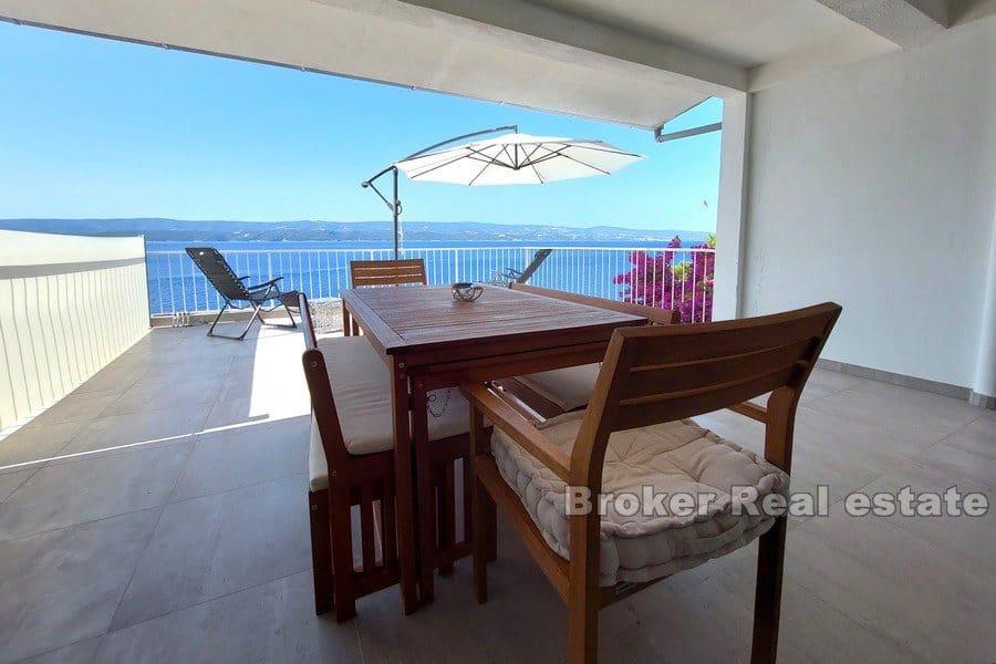 U Omiše - Dům s pěti patry, první řada k moři