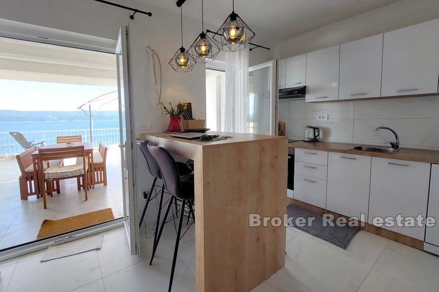 U Omiše - Dům s pěti patry, první řada k moři