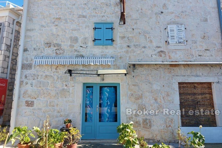 Rogoznica - Kamienny dom bliźniaczy nad brzegiem morza