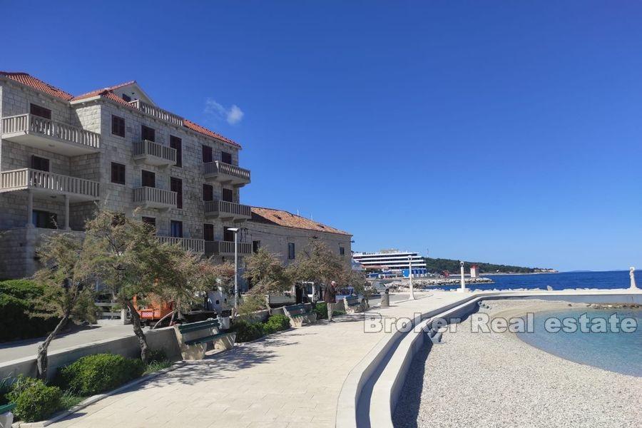 Brac - Przestrzeń biznesowa przy plaży