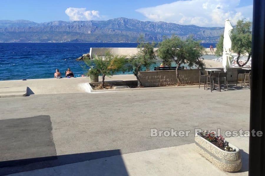 Brac - Przestrzeń biznesowa przy plaży