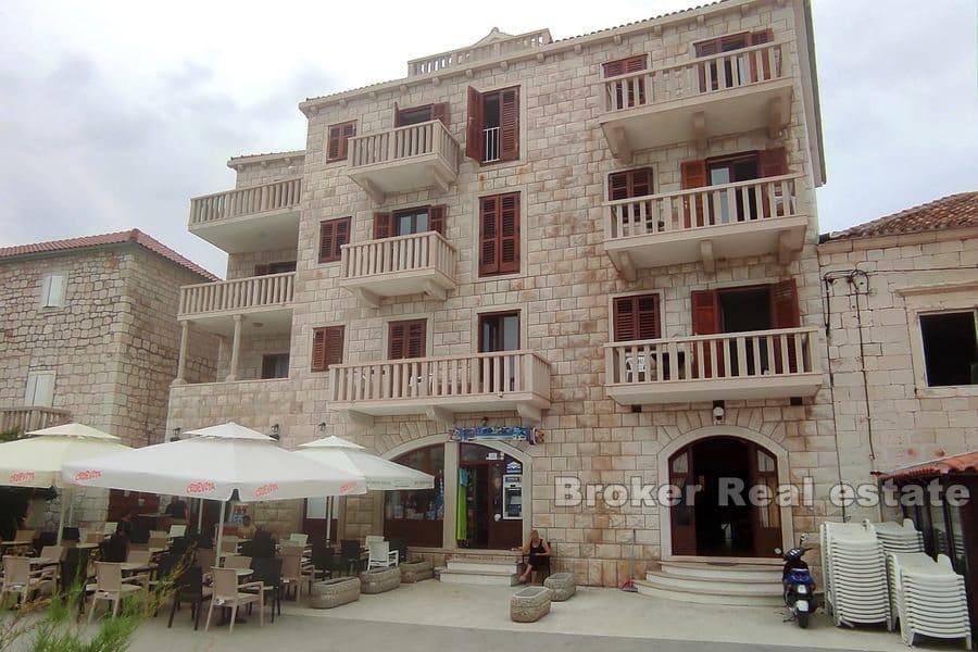 Brac - Przestrzeń biznesowa przy plaży