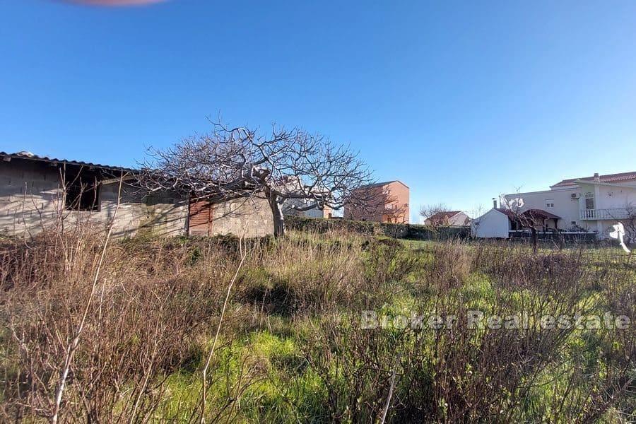 Nær Split - Byggetomt med ruiner