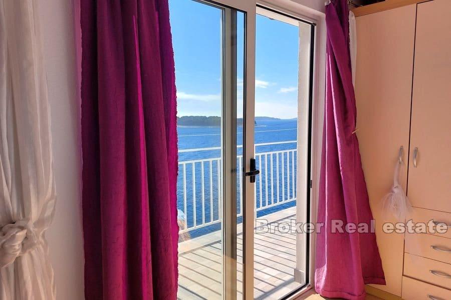 Primošten - Dom z apartamentami nad morzem w doskonałej lokalizacji