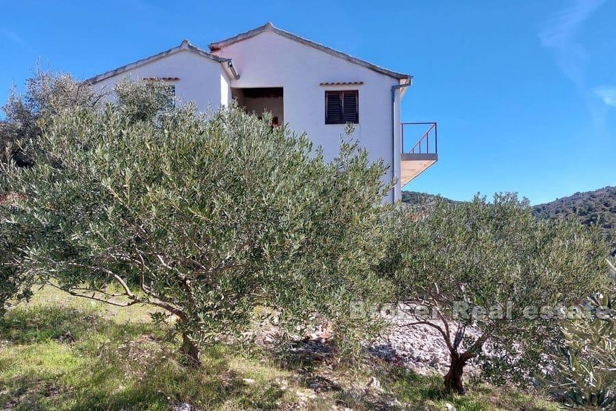 Primošten - Unfinished detached house with a view