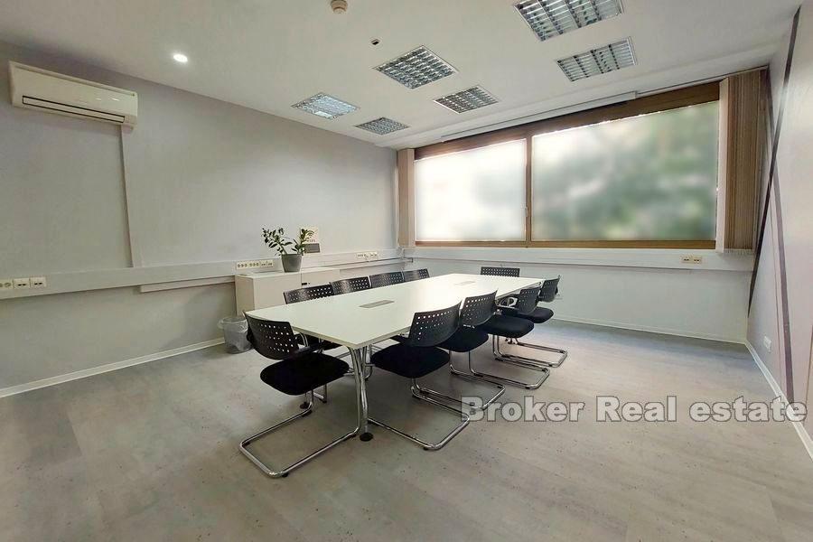 Spalato - Locali commerciali condivisi in un luogo frequente