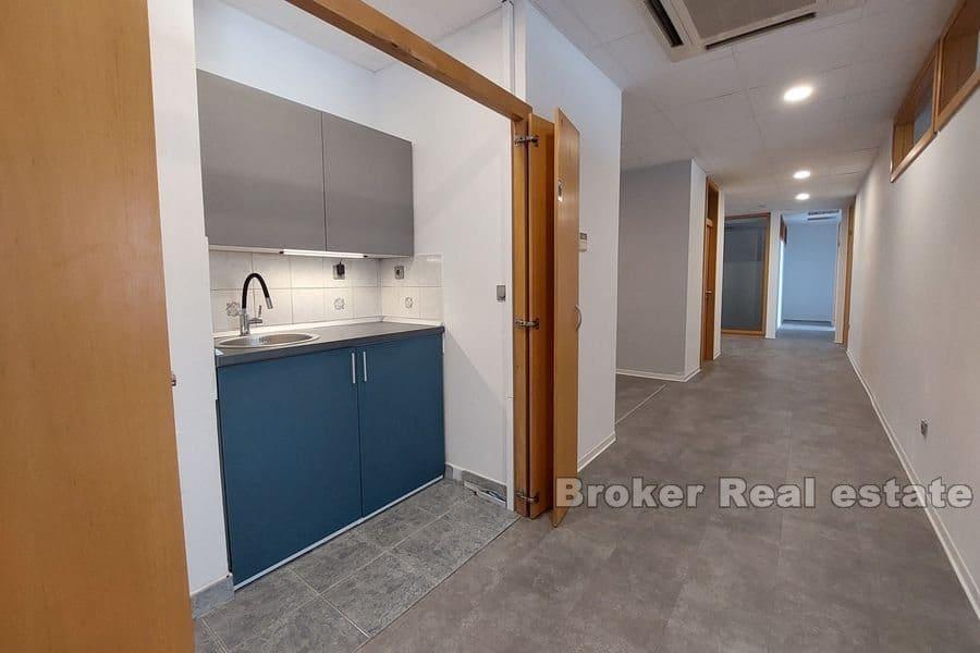 Split - Locaux commerciaux partagés dans un emplacement fréquent