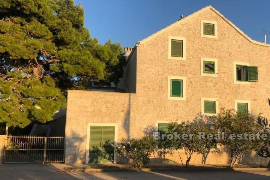 Niedaleko Sibenika - Kamienny dom nad morzem