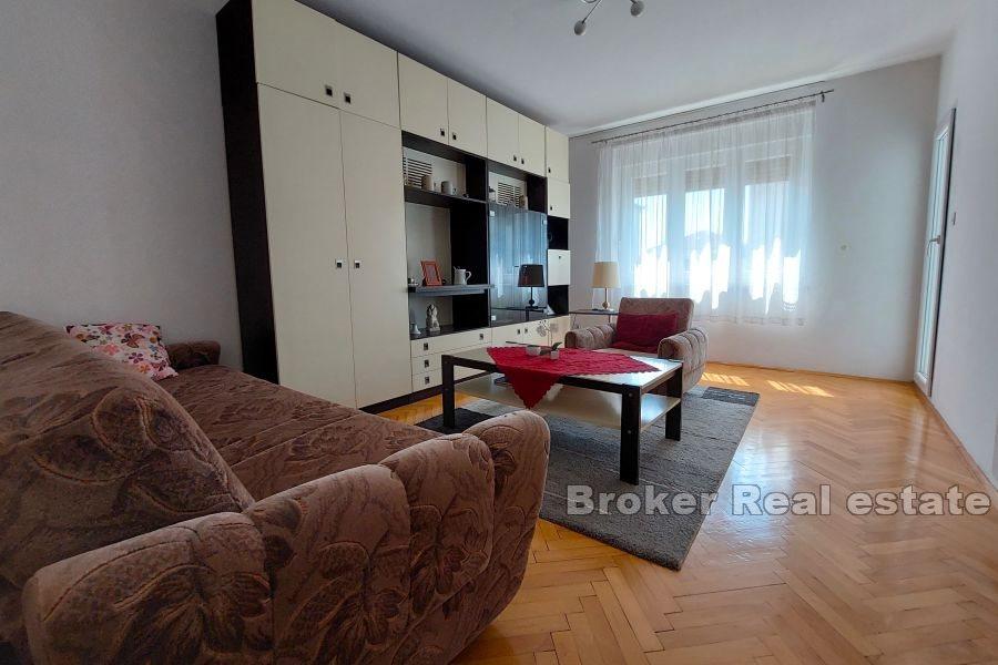 Split okolica - Dva stana u mirnom kvartu