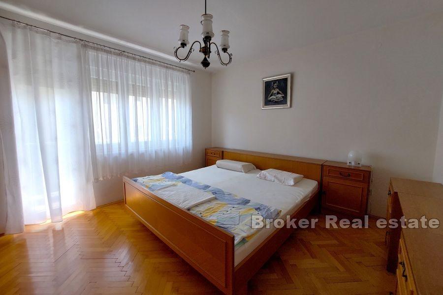 Split okolica - Dva stana u mirnom kvartu