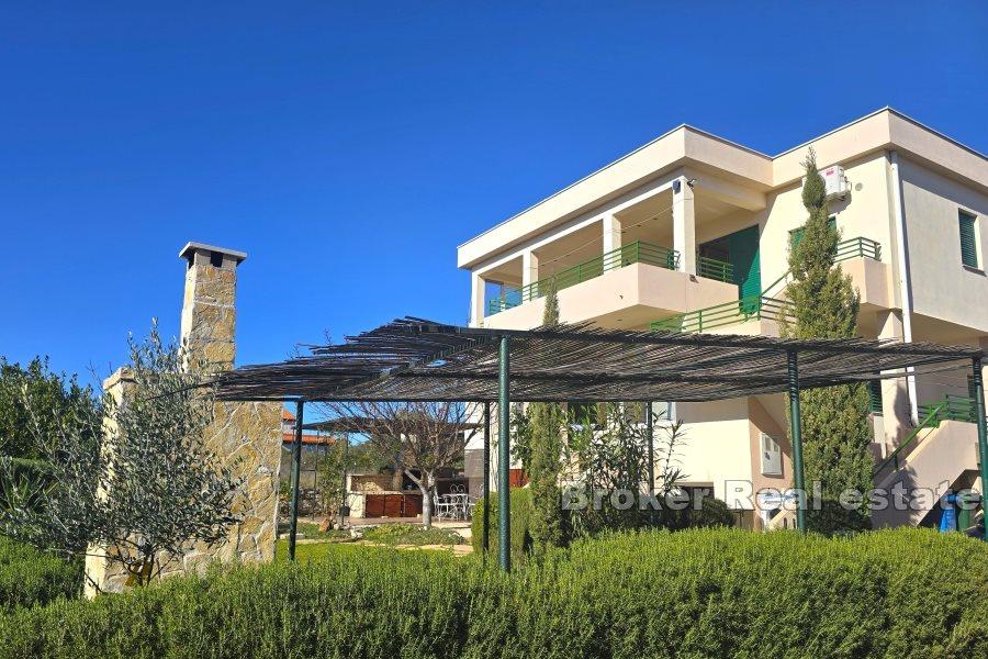 Rogoznica - Palazzina vicino alla spiaggia