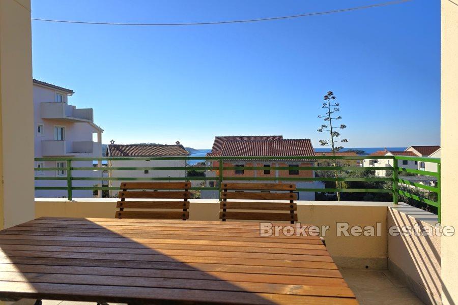 Rogoznica - Apartmenthaus in Strandnähe