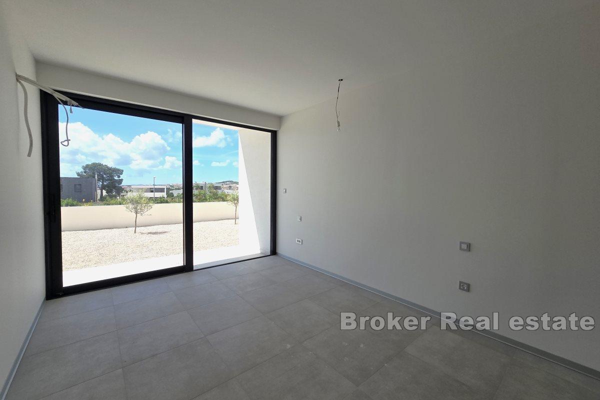 Duplex-Gebäude mit Blick auf das Meer