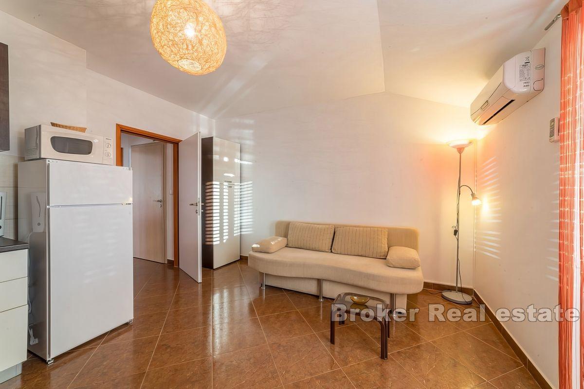 Duży dom z apartamentami, blisko morza i centrum