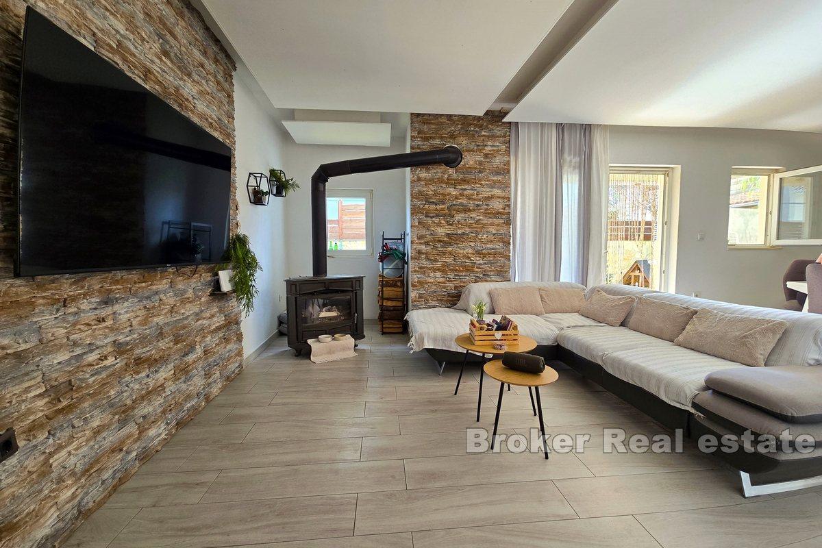 Immeuble mitoyen proche de la mer