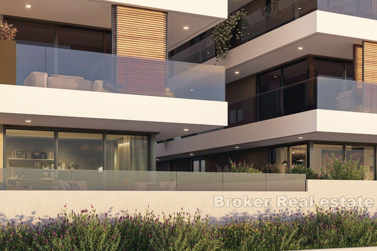 Luksusowe trzypokojowe mieszkanie w pierwszym rzędzie do morza