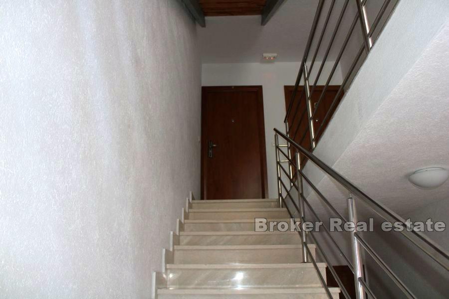 Øya Ciovo - Leilighetshus med havutsikt