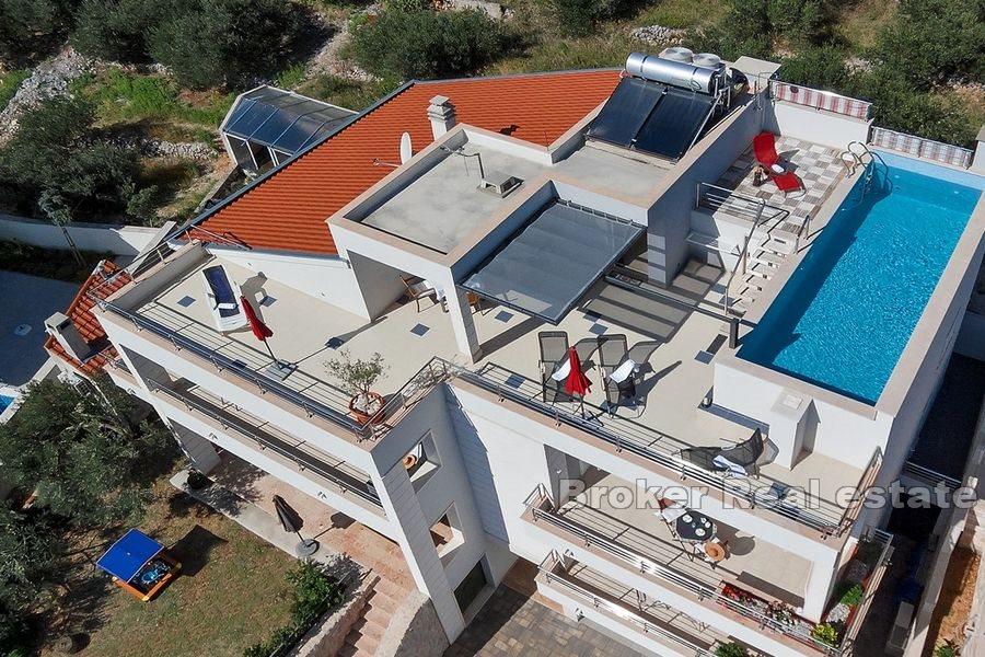 Makarska - House with pool and sea view