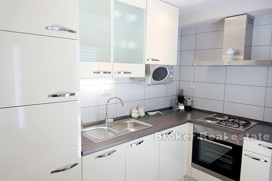 Makarska - House with pool and sea view