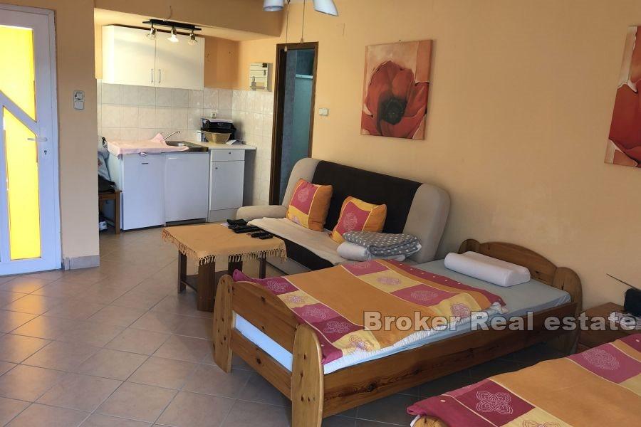 Rogoznica - Enebolig med havutsikt