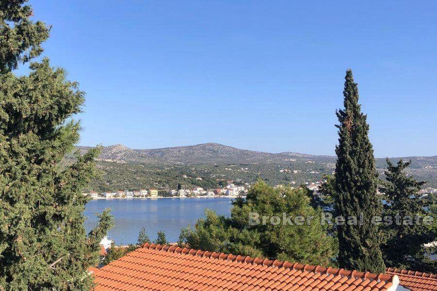 Rogoznica - Spacious house with sea view