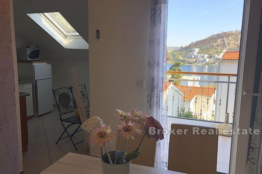 Rogoznica - Spaziosa casa con vista mare