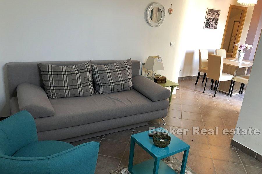 Rogoznica - Spaziosa casa con vista mare