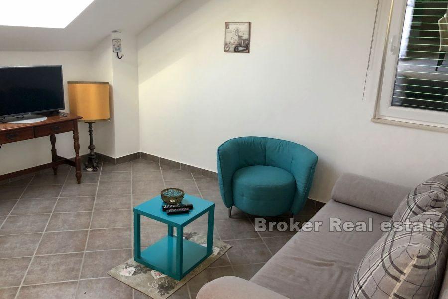 Rogoznica - Spaziosa casa con vista mare