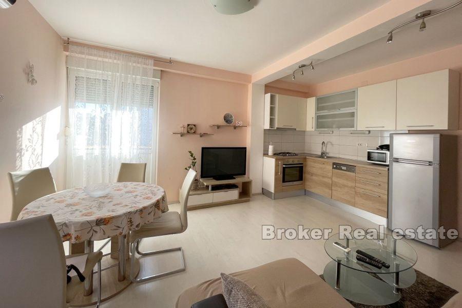 Split, Bol, dwupokojowe mieszkanie w pobliżu centrum miasta