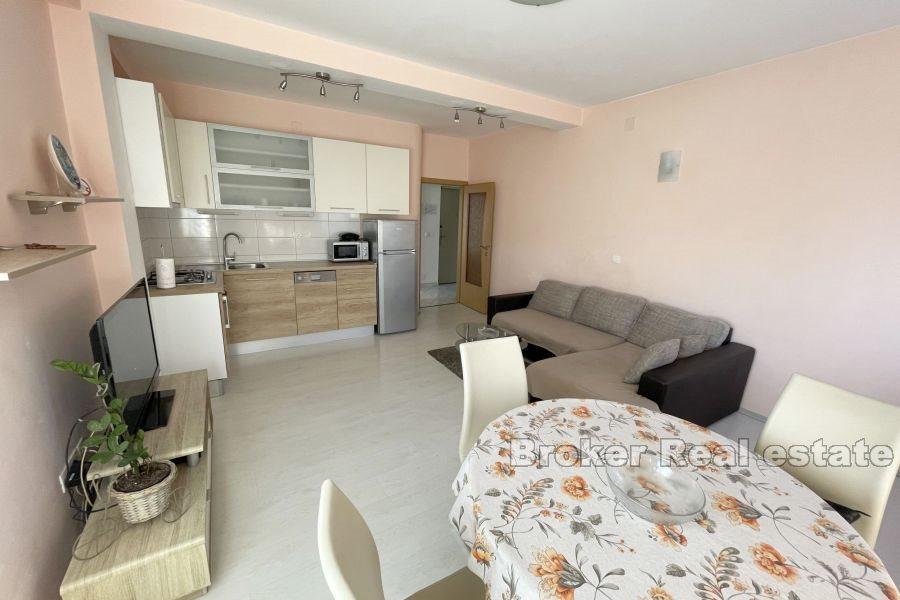 Split, Bol, dwupokojowe mieszkanie w pobliżu centrum miasta