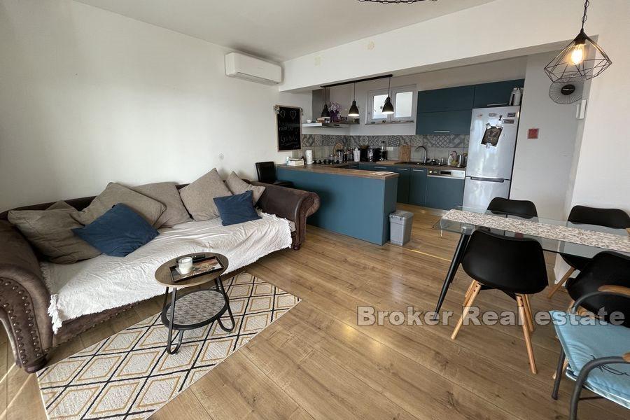 Квартира с садом и видом на море