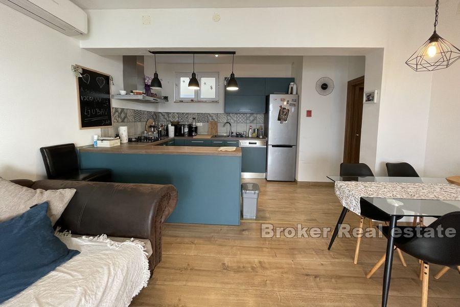 Квартира с садом и видом на море