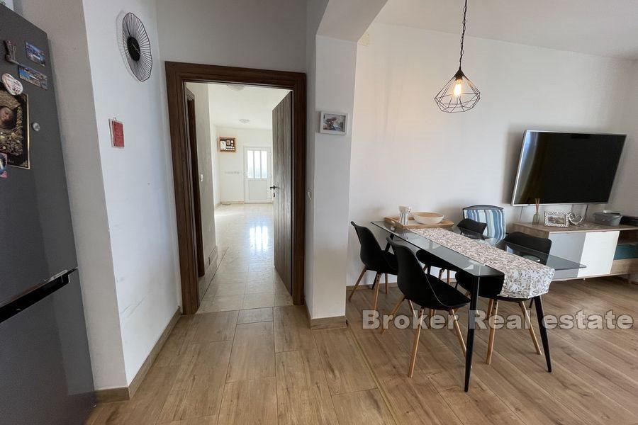 Apartman sa vrtom i pogledom na more