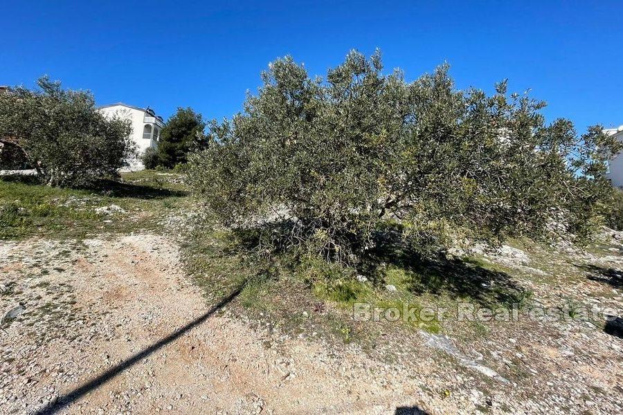 Ciovo - Terreno edificabile vicino al mare