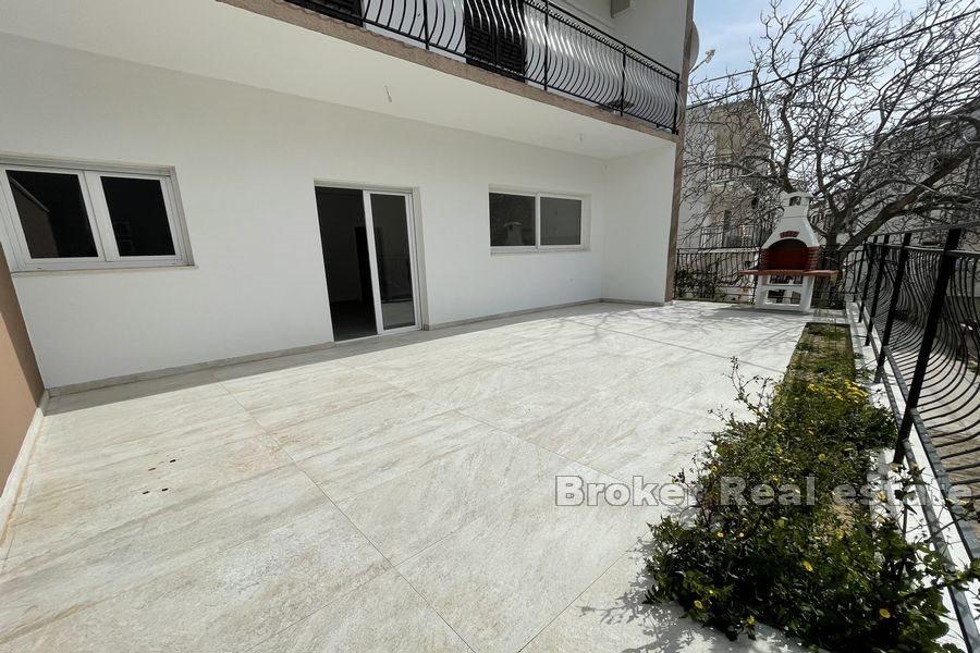Omiš - Trosoban stan u novogradnji