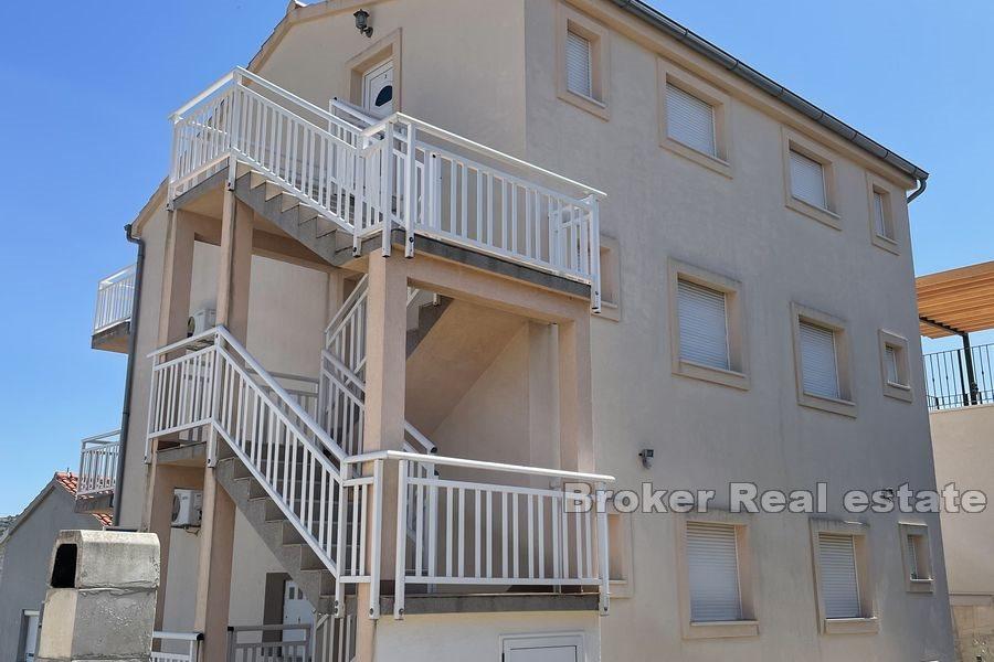 Rogoznica - Apartment house with sea view