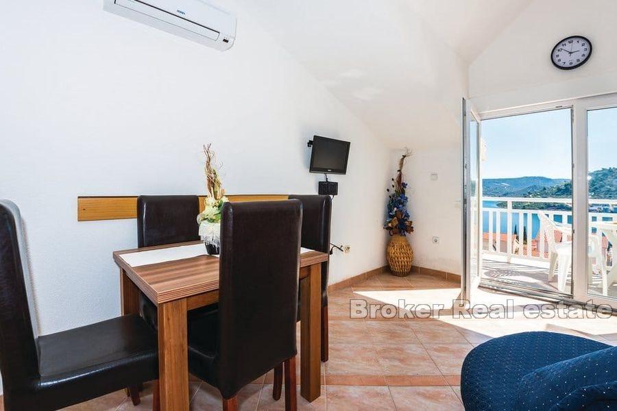 Rogoznica - Apartment house with sea view