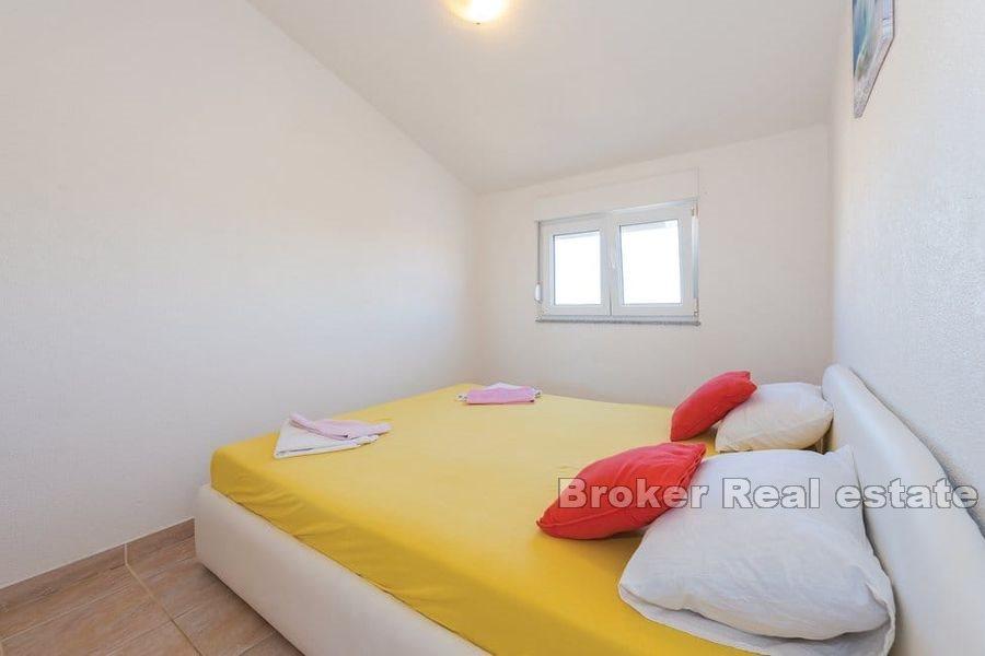 Rogoznica - Apartment house with sea view