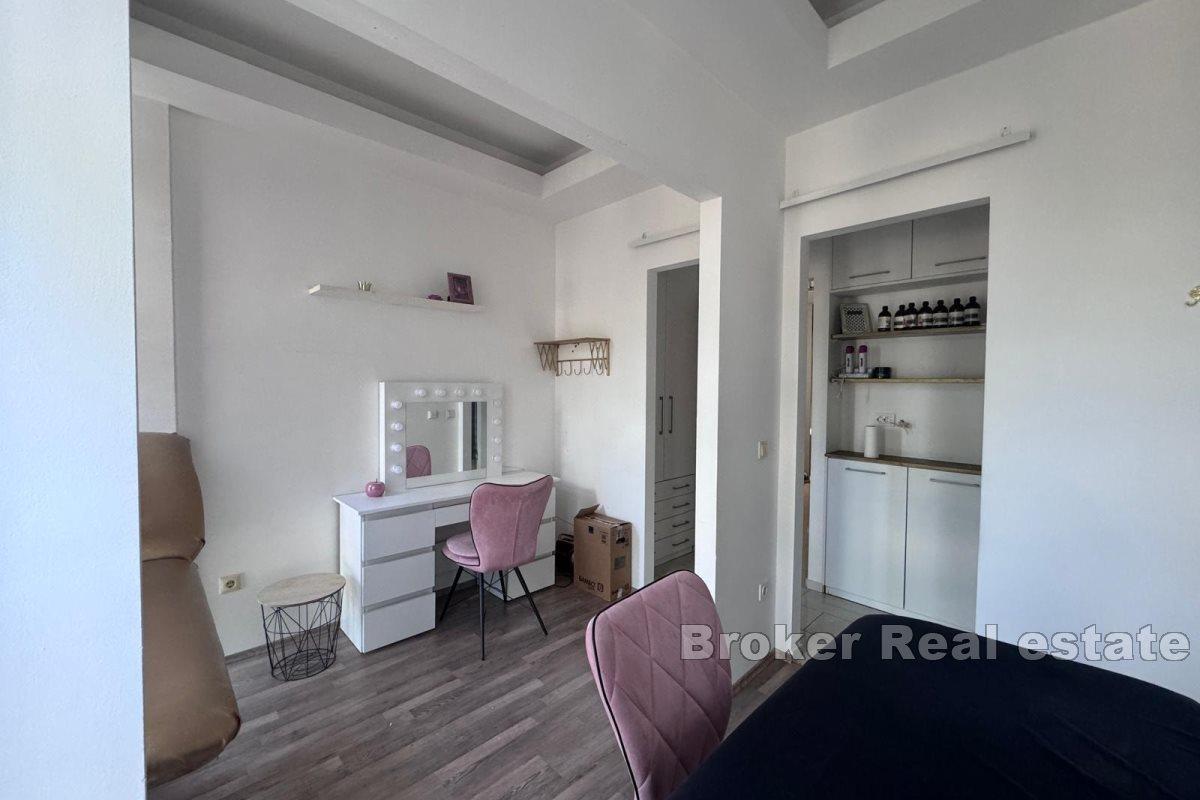 Split, Kman - espace commercial à des fins diverses