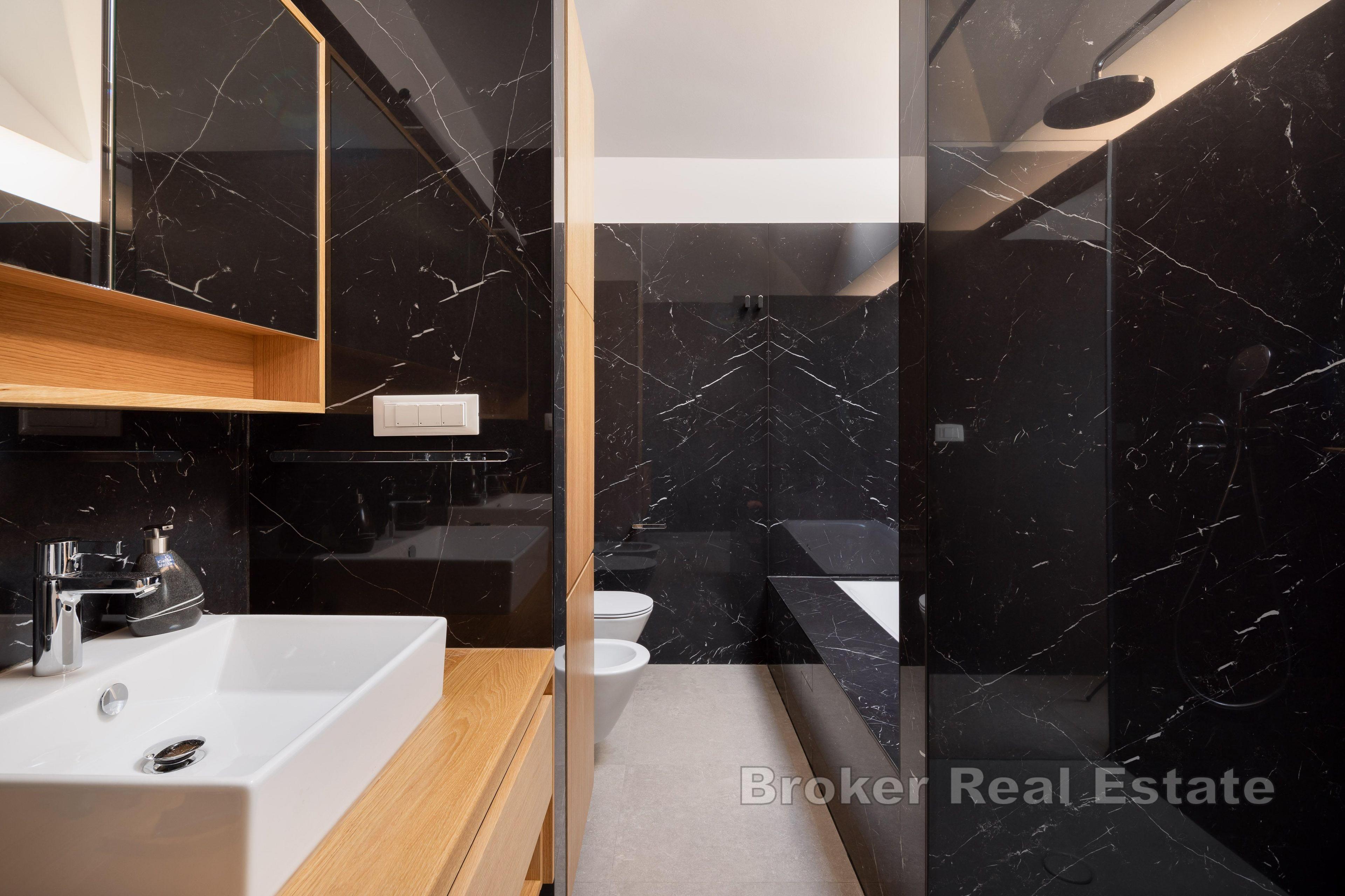 Omis - Moderne Villa mit Panoramablick