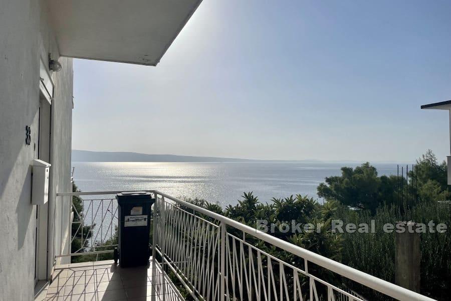 Omis - Wohnung zum Renovieren mit Meerblick