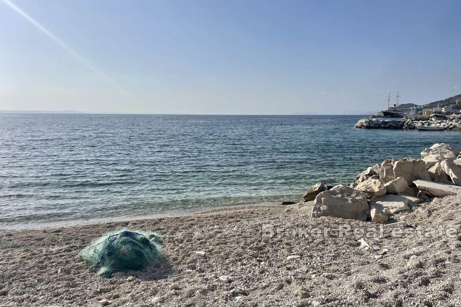 Omis - Wohnung zum Renovieren mit Meerblick
