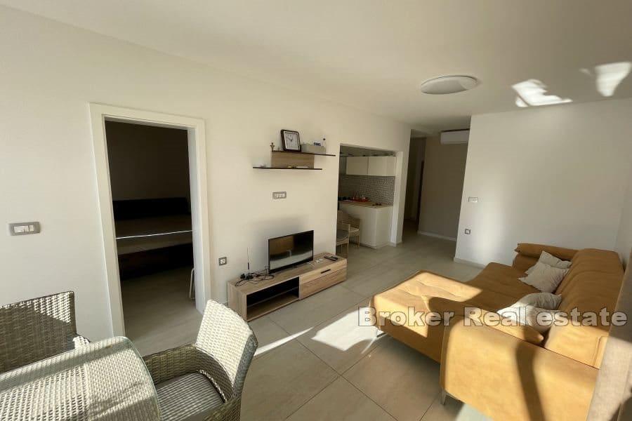 Omis - Nowoczesny apartament z widokiem na morze