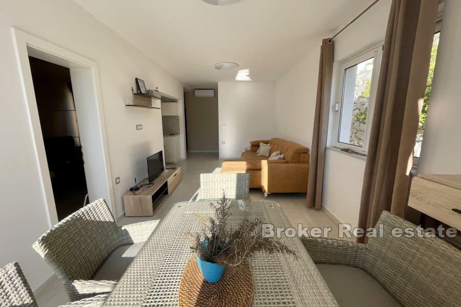 Omis - Nowoczesny apartament z widokiem na morze