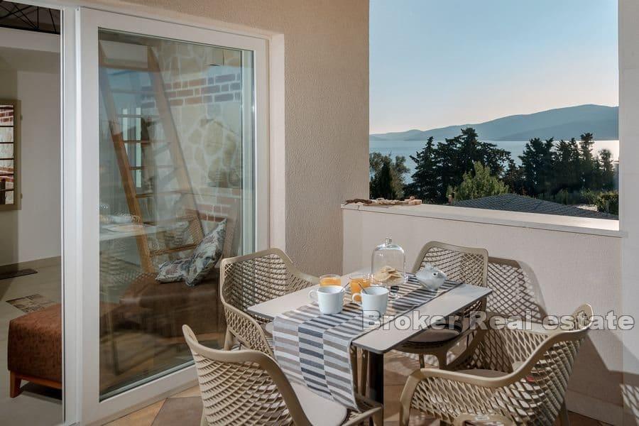 Moderne hus med havutsikt